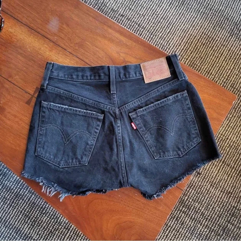 Levi 501 Original Black Distressed Denim Festival Shorts Women’s Size 26
